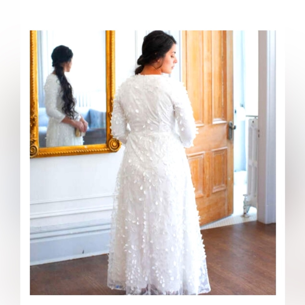 -SOLD- Dainty Jewells Dress white - Picture 2 of 7